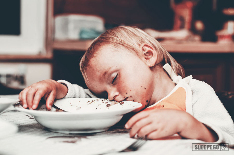Можно ли спать после еды: вред для организма 4-1